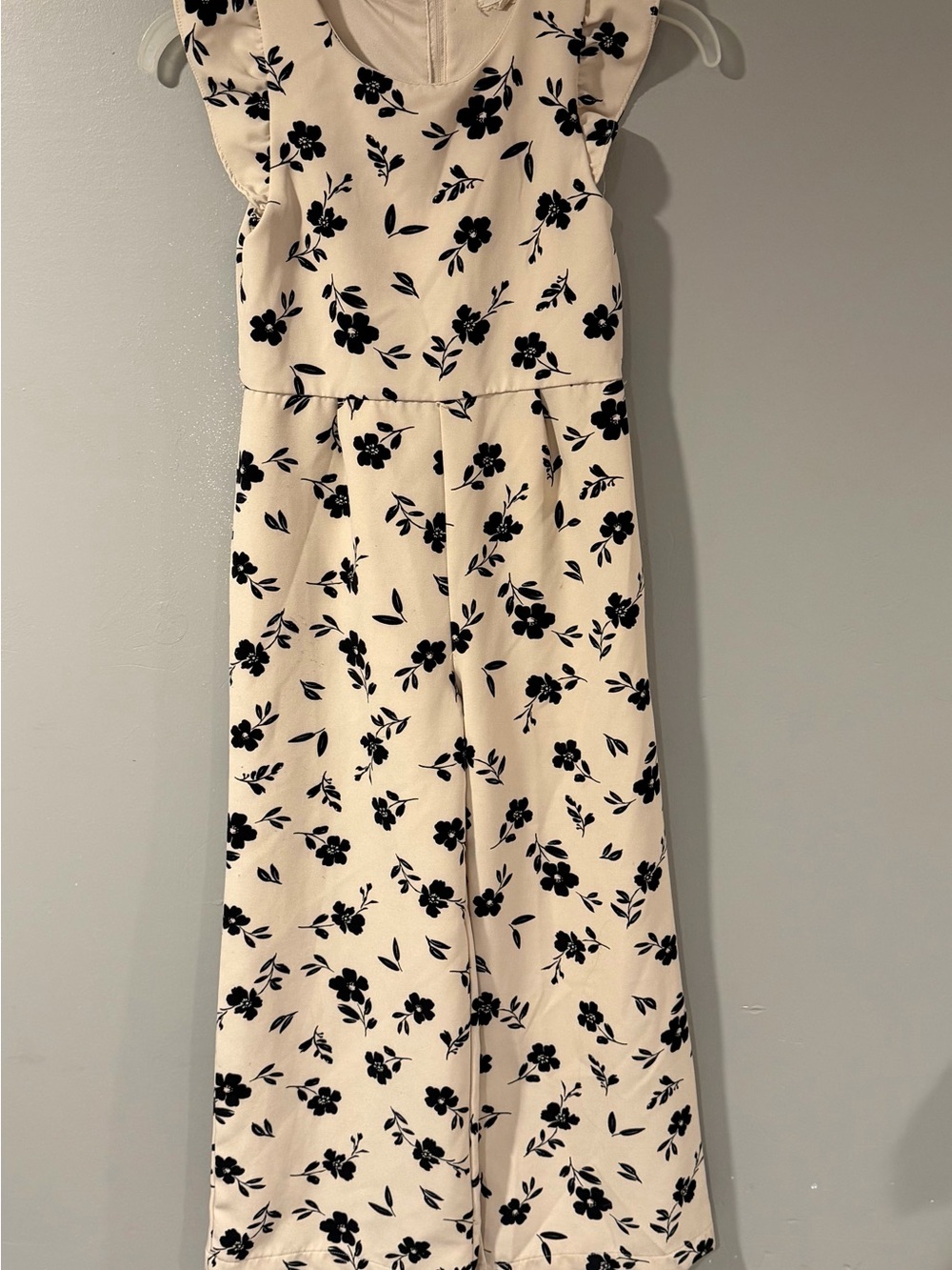 btween Cream & Black Floral Cap-Sleeve Jumpsuit